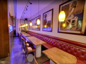 Café Love Tijuana, restaurante y cafetería con desayunos, comida, café, bebidas y postres en un ambiente agradable y relajado.