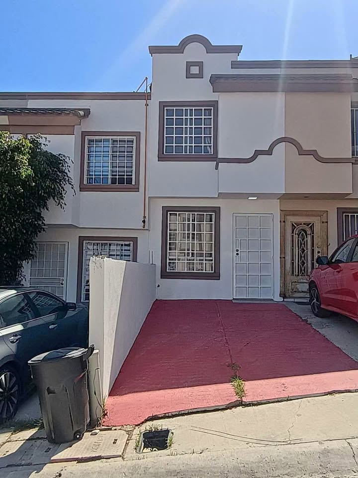 CASA EN RENTA EN RESIDENCIAL AGUA CALIENTE!​( PRIVADA CAPISTRANO)​